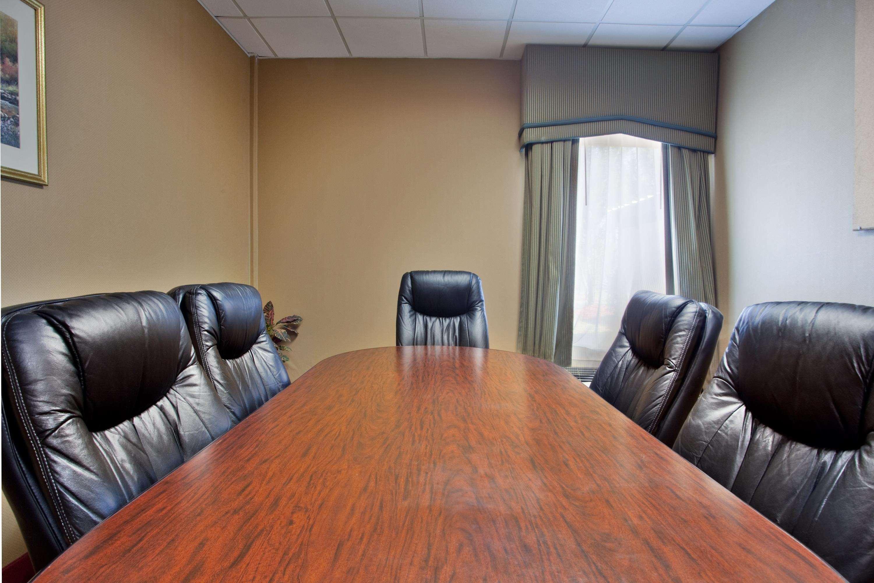 Hampton Inn Commerce Affari foto