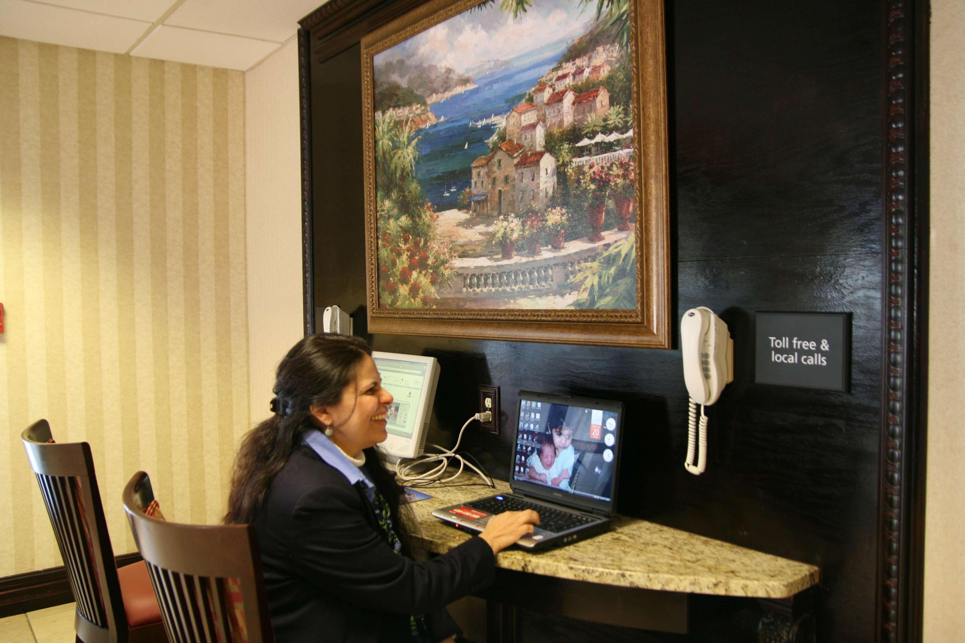 Hampton Inn Commerce Esterno foto