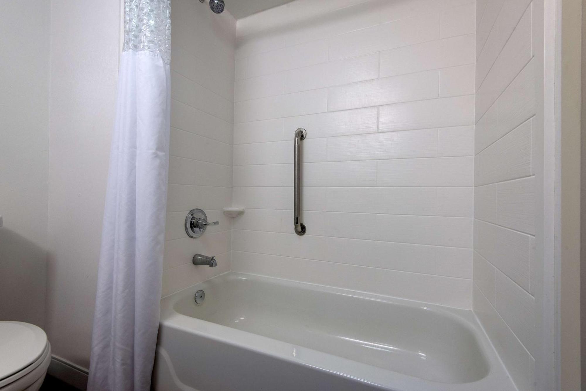 Hampton Inn Commerce Esterno foto