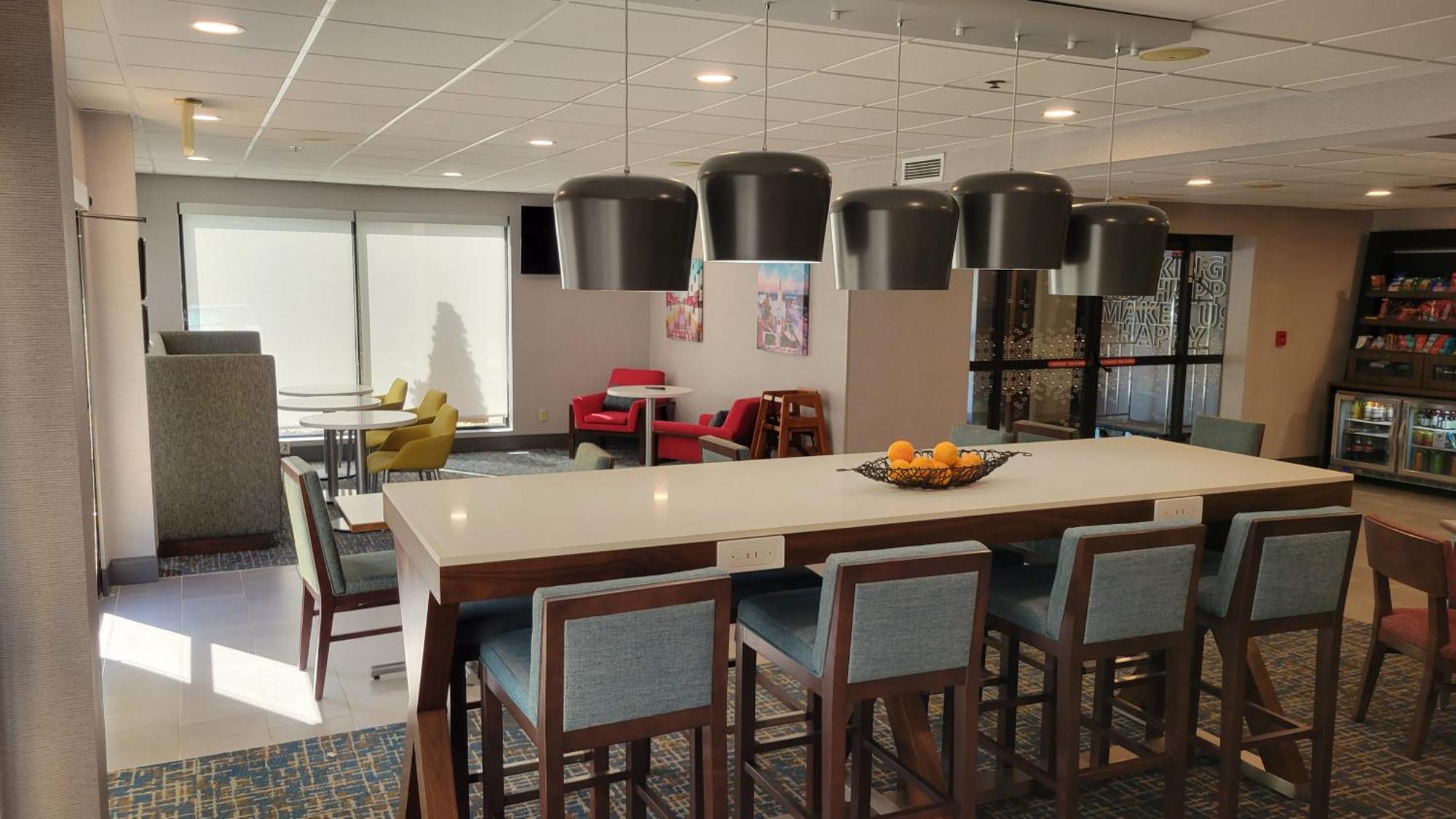 Hampton Inn Commerce Esterno foto